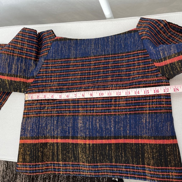 Authentic African mult-colour & gold metallic fabric crop-top with open sleeves. - Picture 5 of 10